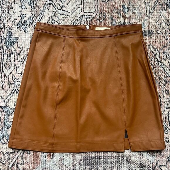 NWT Altar’d State Camel Brown Faux Leather Mini Skirt Size Large - Picture 1 of 8